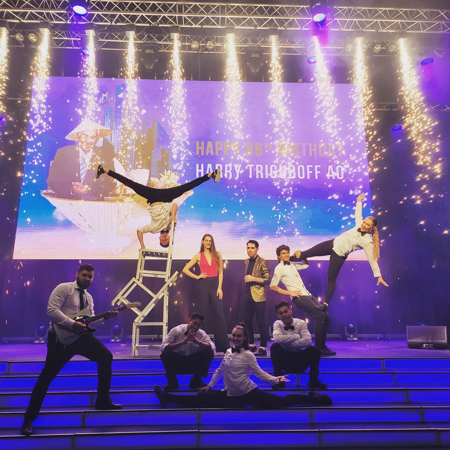 Corporate | 9 performer show
