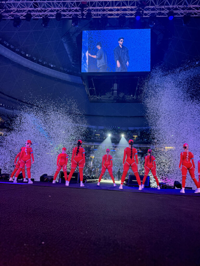 touring stage photos